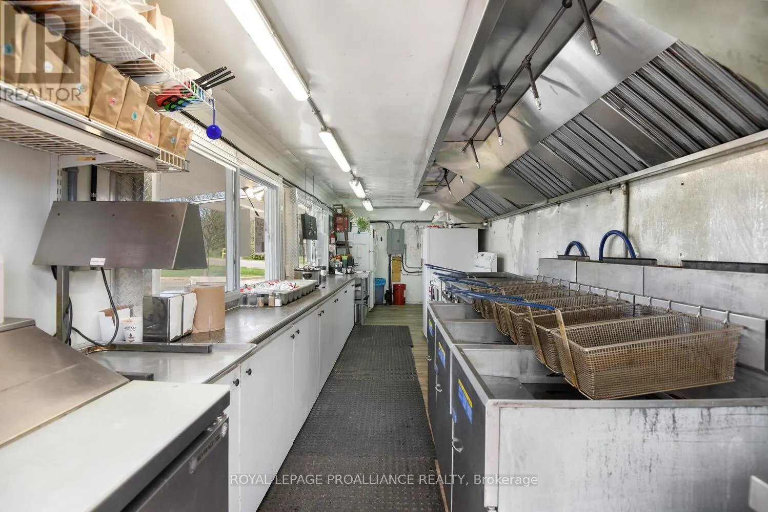 12 RIVERVIEW CRESCENT