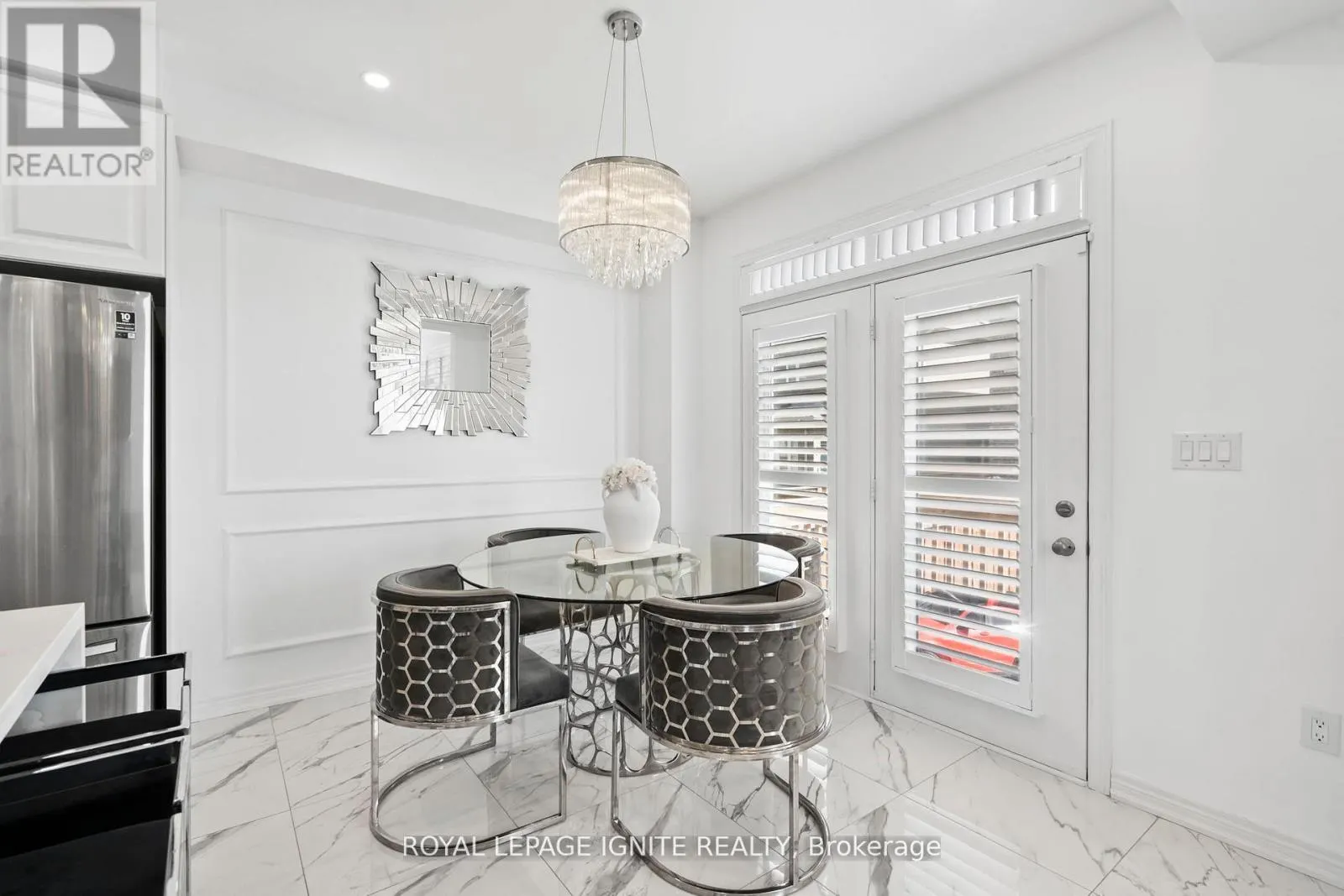 4 GREAT FALLS BOULEVARD