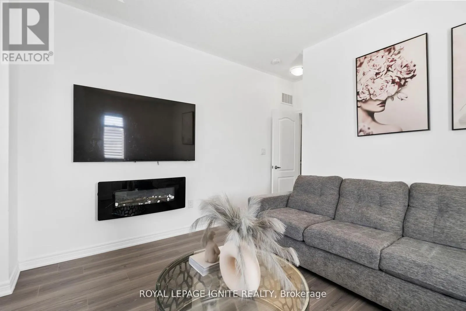 4 GREAT FALLS BOULEVARD