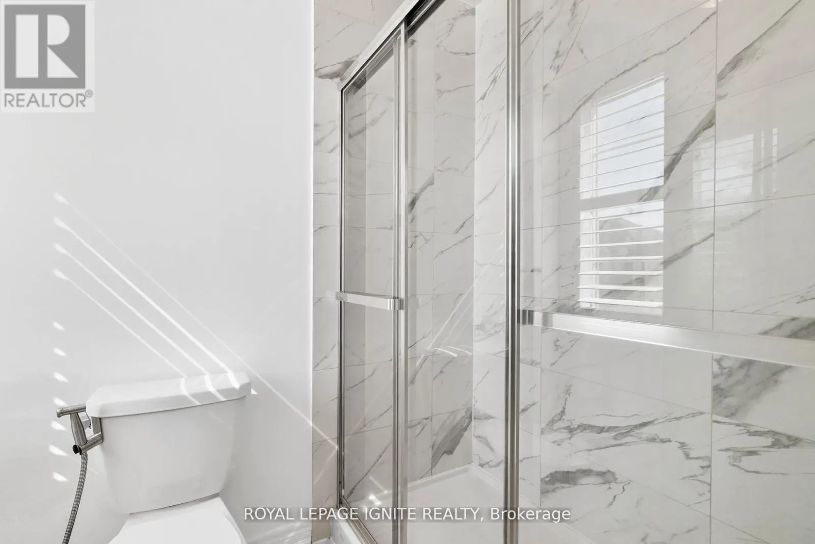 4 GREAT FALLS BOULEVARD