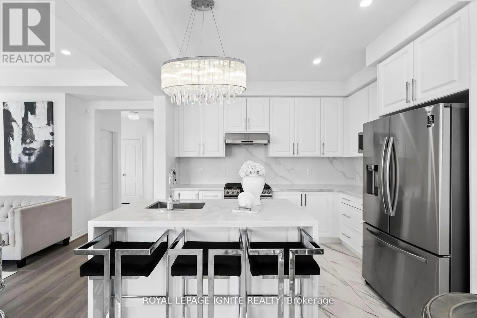 4 GREAT FALLS BOULEVARD