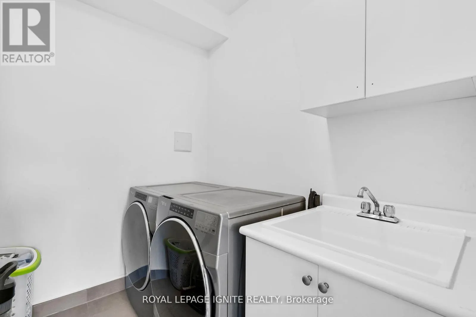 4 GREAT FALLS BOULEVARD