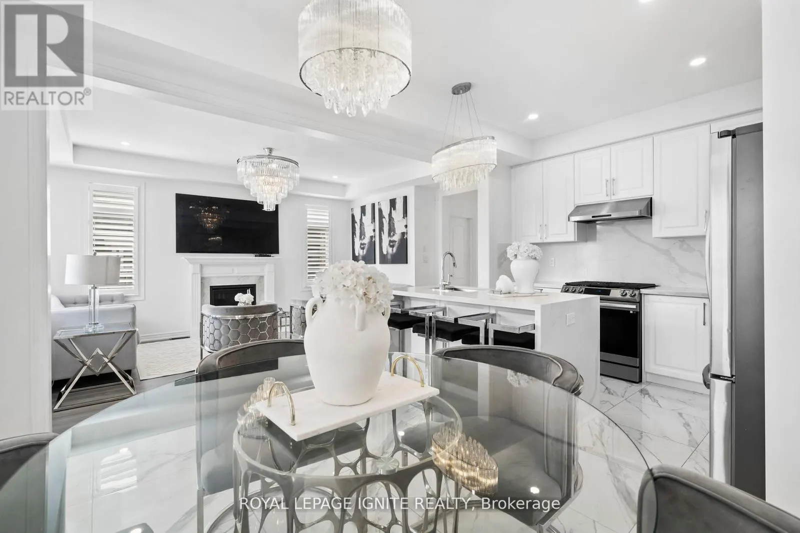 4 GREAT FALLS BOULEVARD