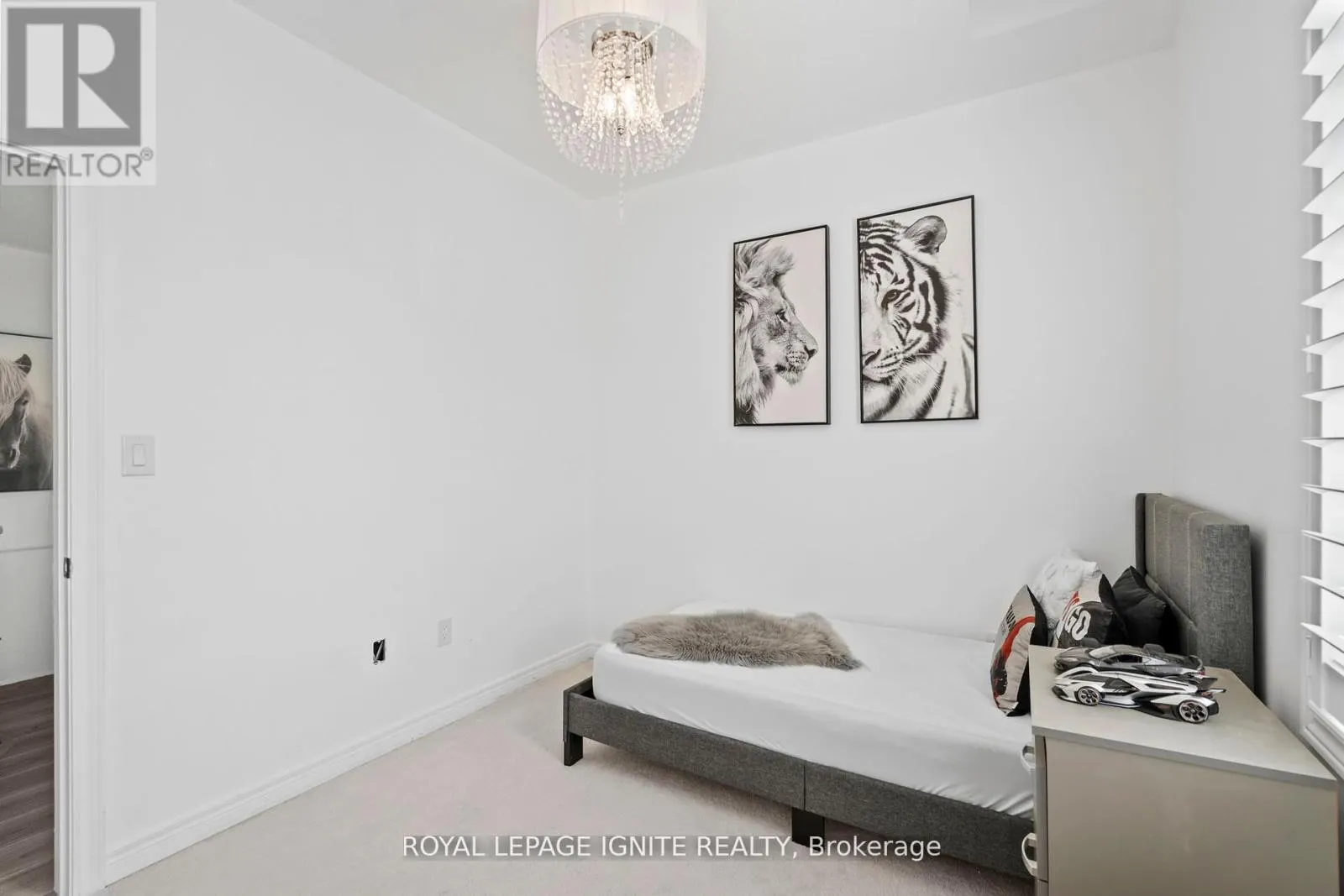 4 GREAT FALLS BOULEVARD