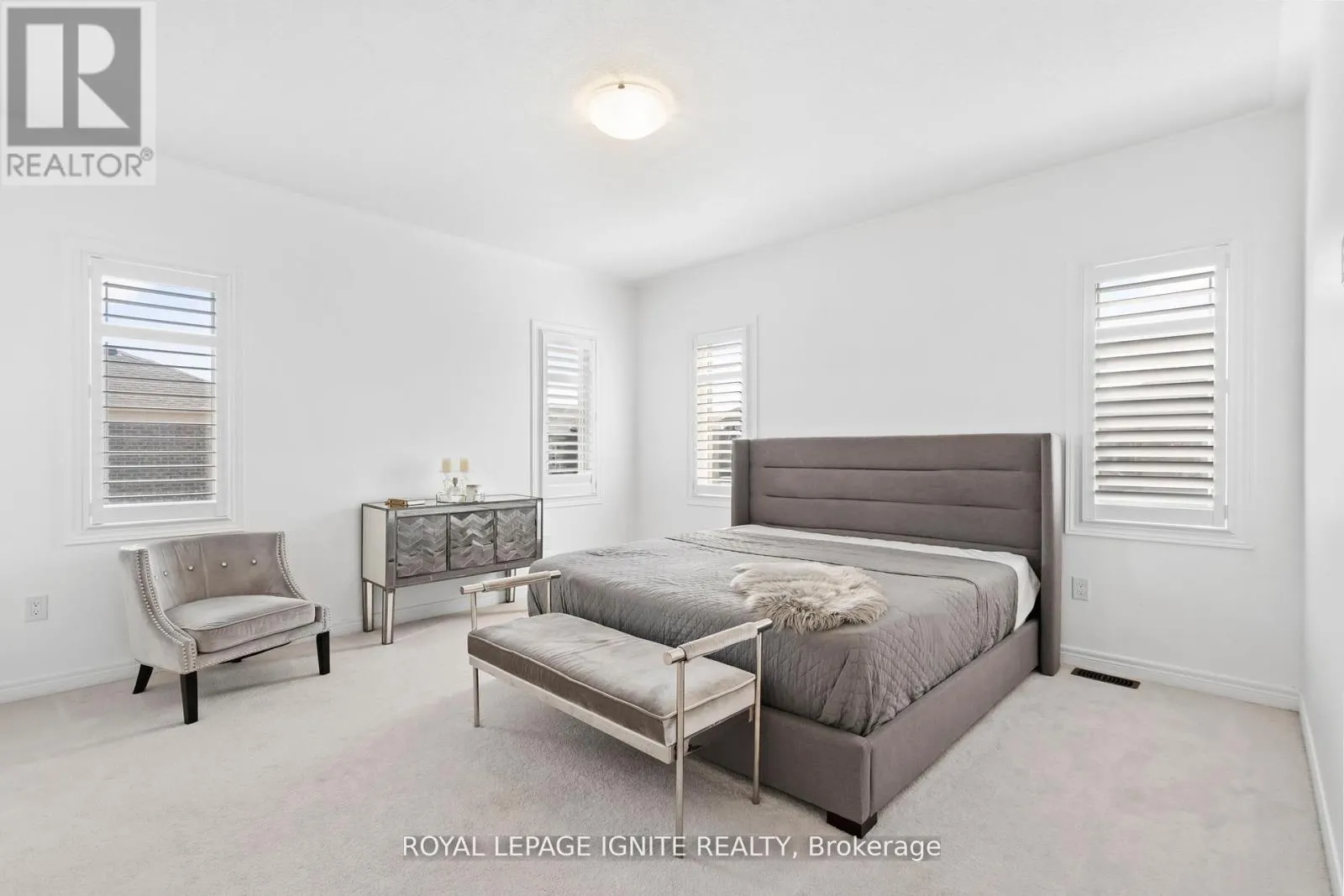 4 GREAT FALLS BOULEVARD