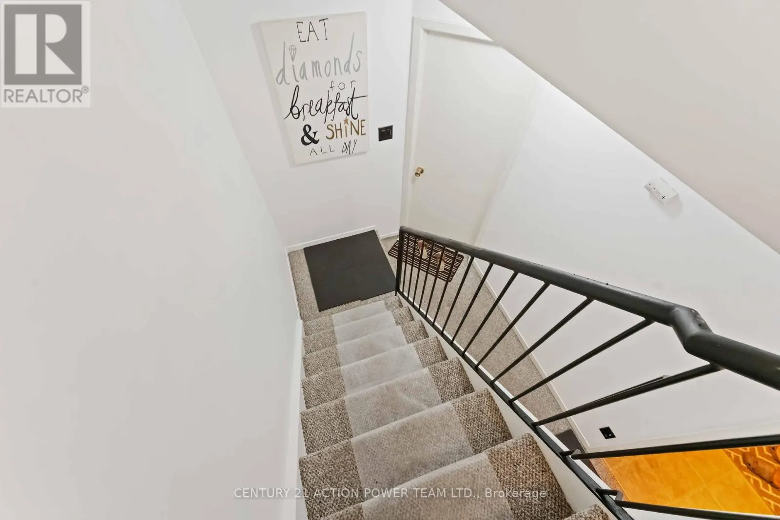 28 - 799 MONTREAL ROAD