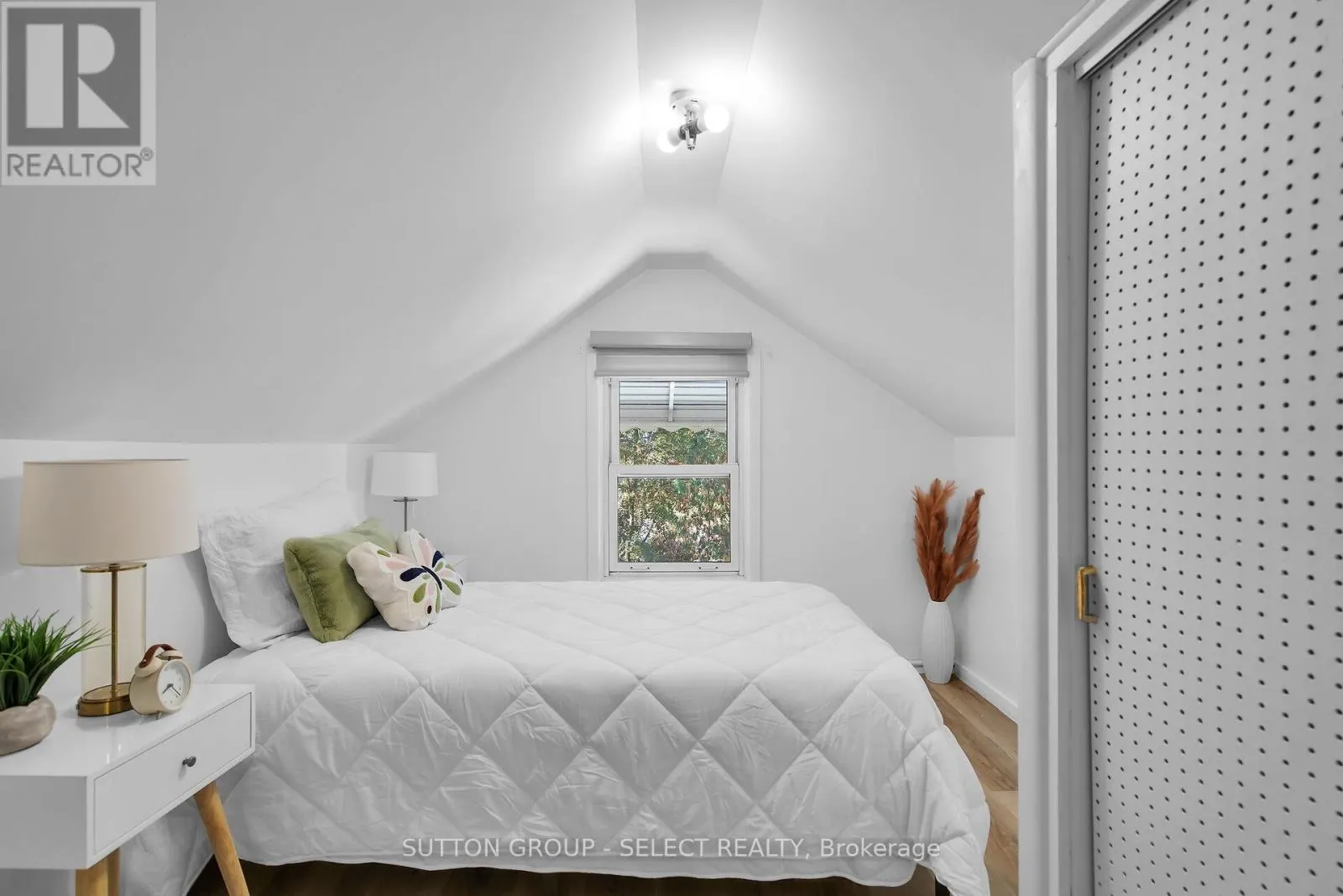 MAIN - 413 OLD WONDERLAND ROAD, #MAIN