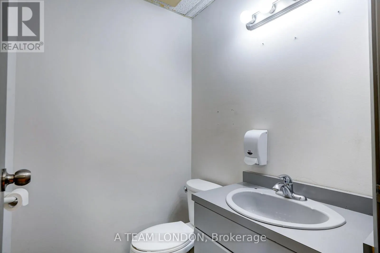 B - 394 CLARENCE STREET, #B