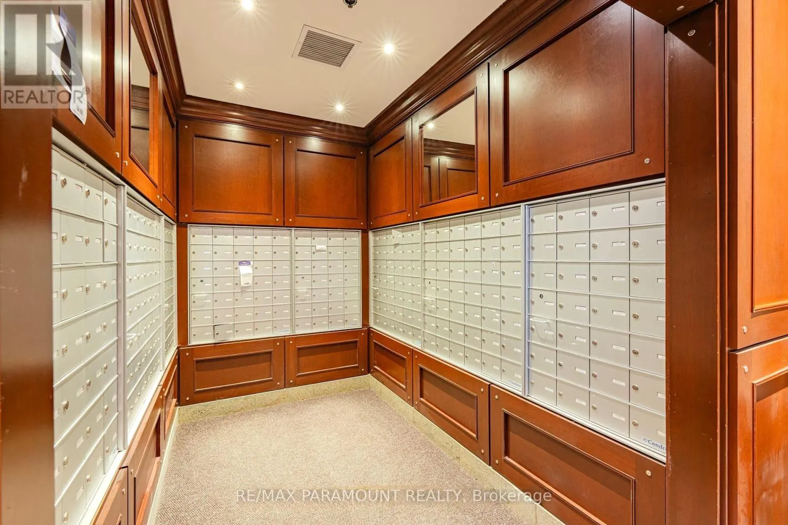 404 - 234 RIDEAU STREET