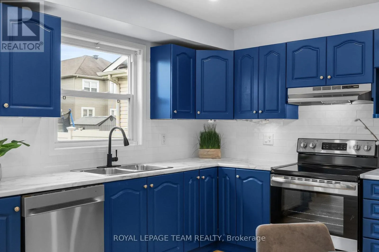 381 MOFFATT POND COURT