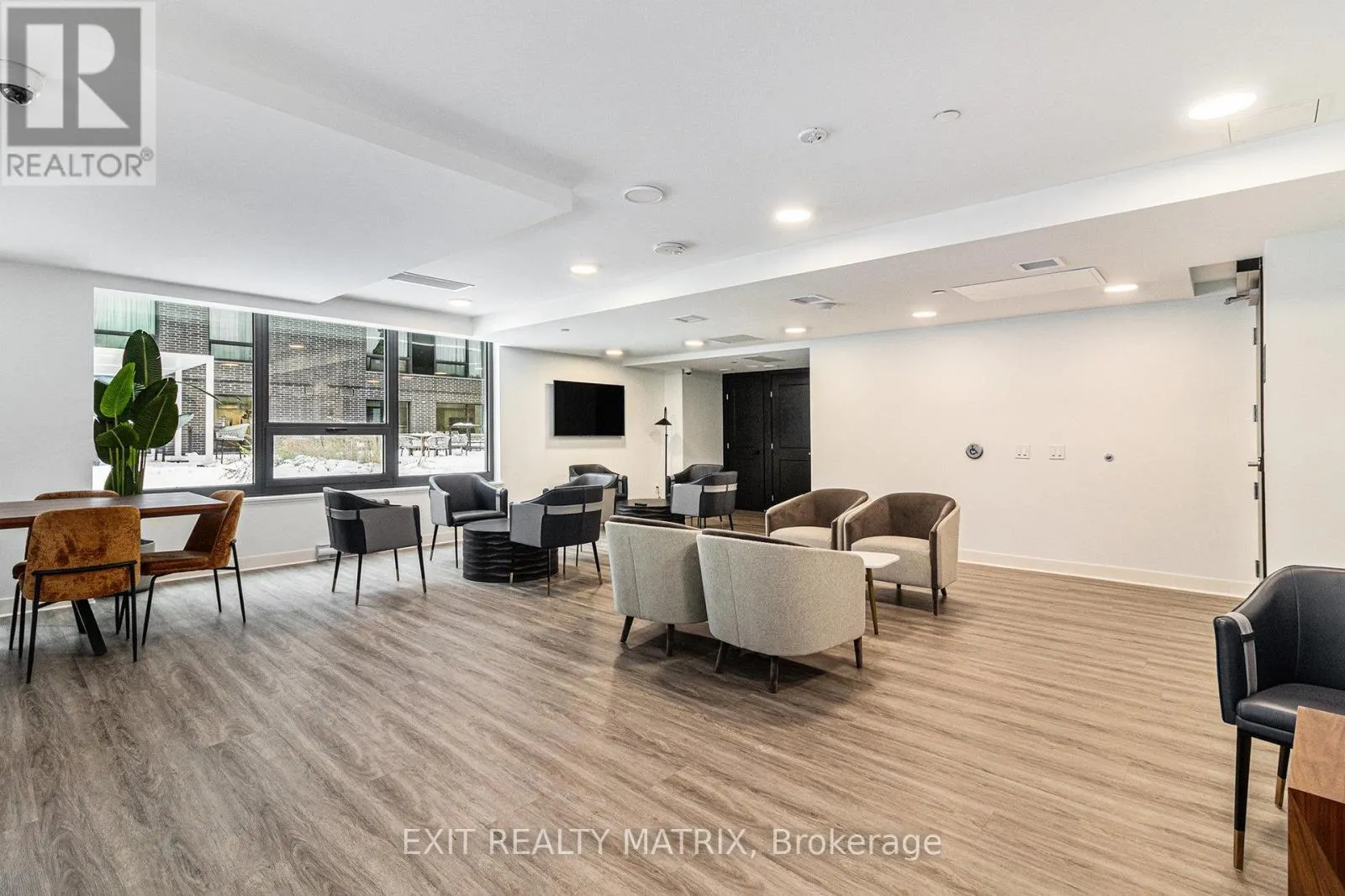 1101 - 340 QUEEN STREET