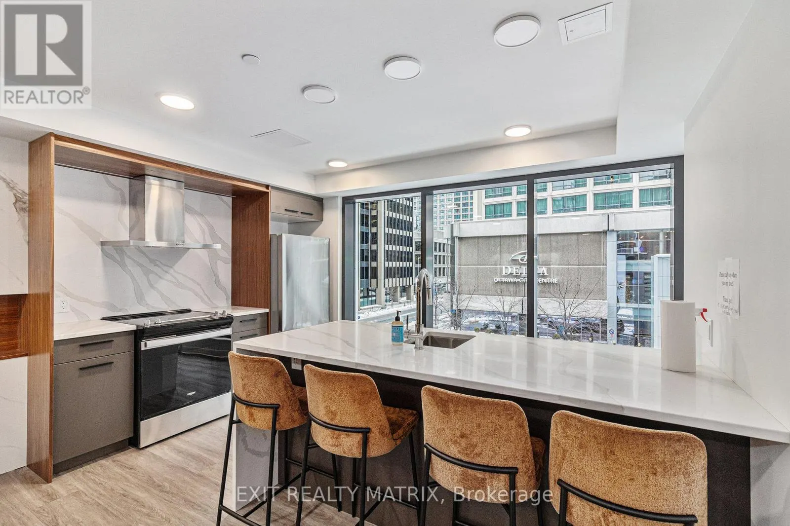 1101 - 340 QUEEN STREET