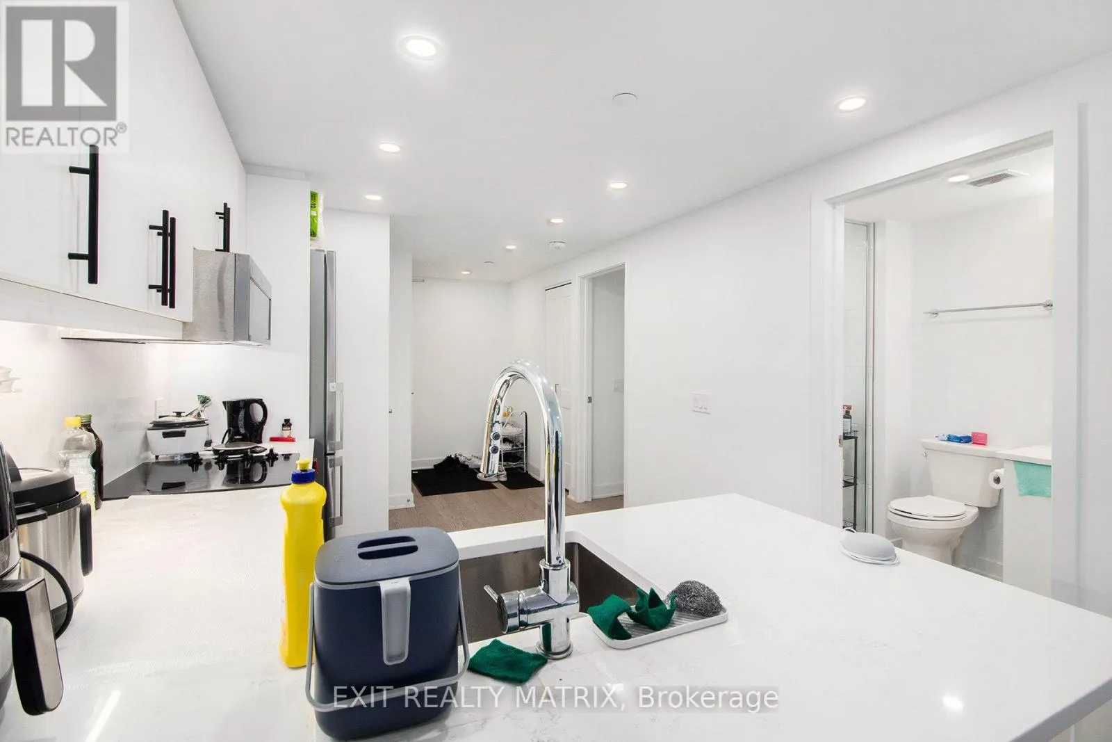 1101 - 340 QUEEN STREET