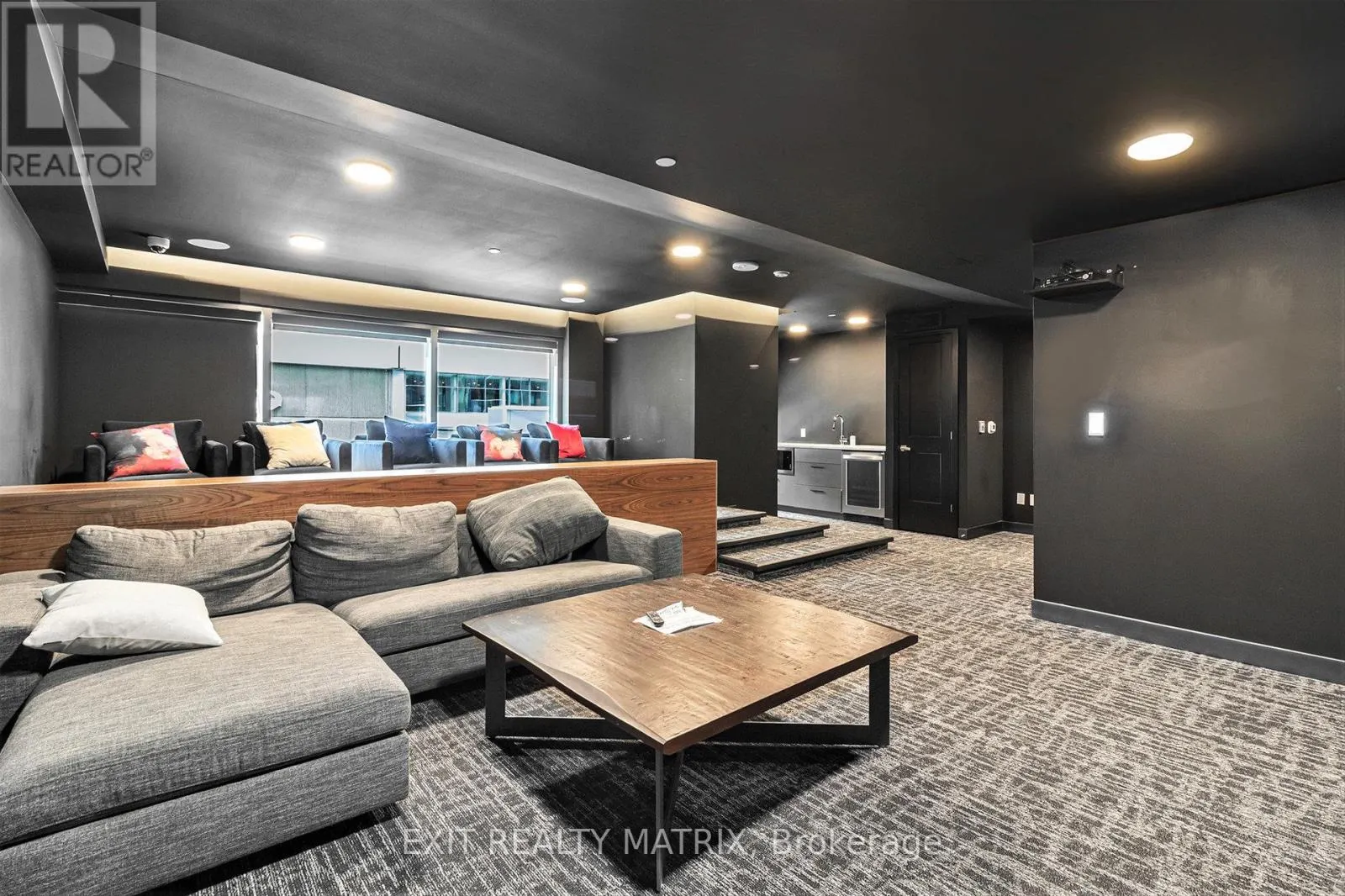 1101 - 340 QUEEN STREET