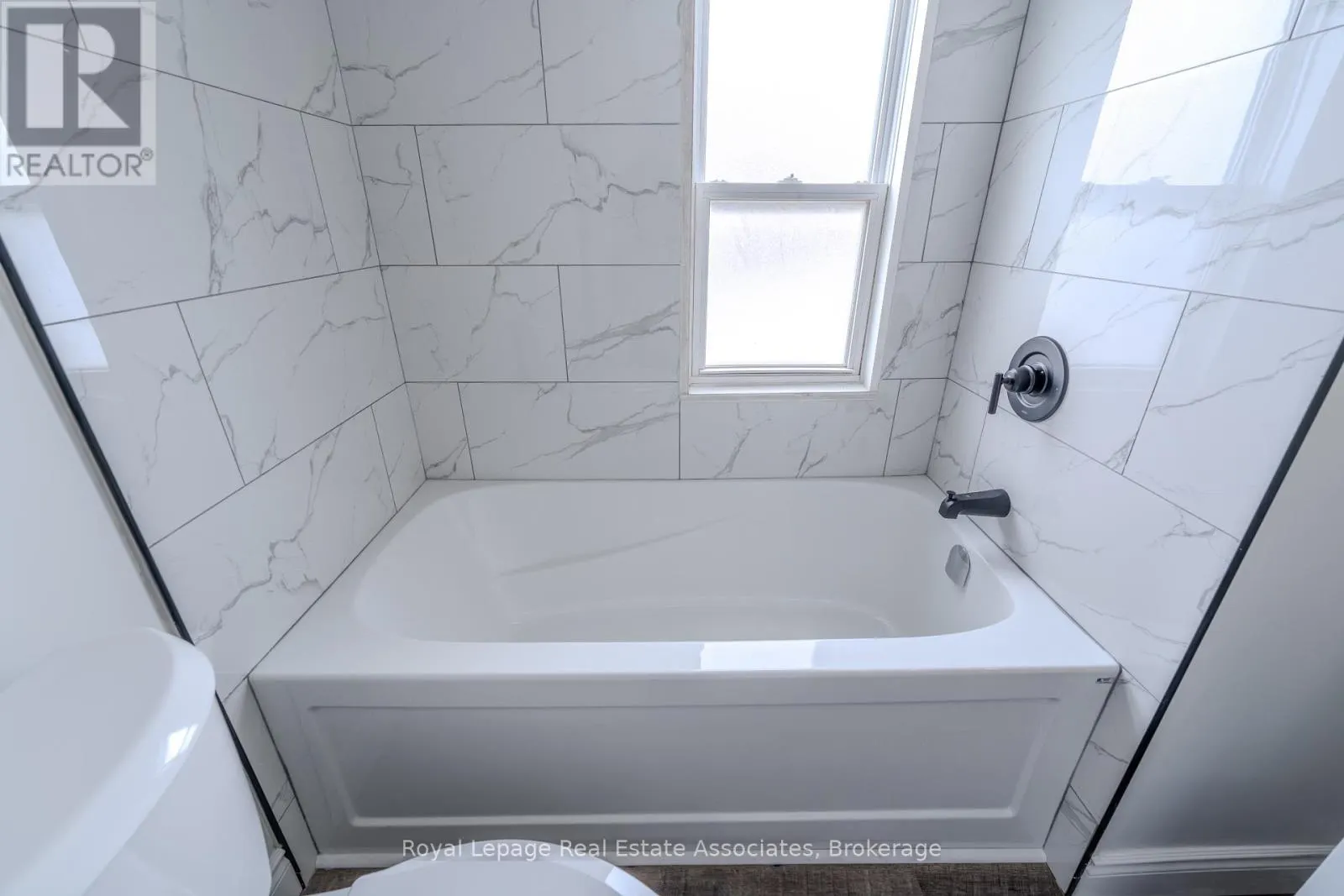 2 - 157 WILLIAM STREET