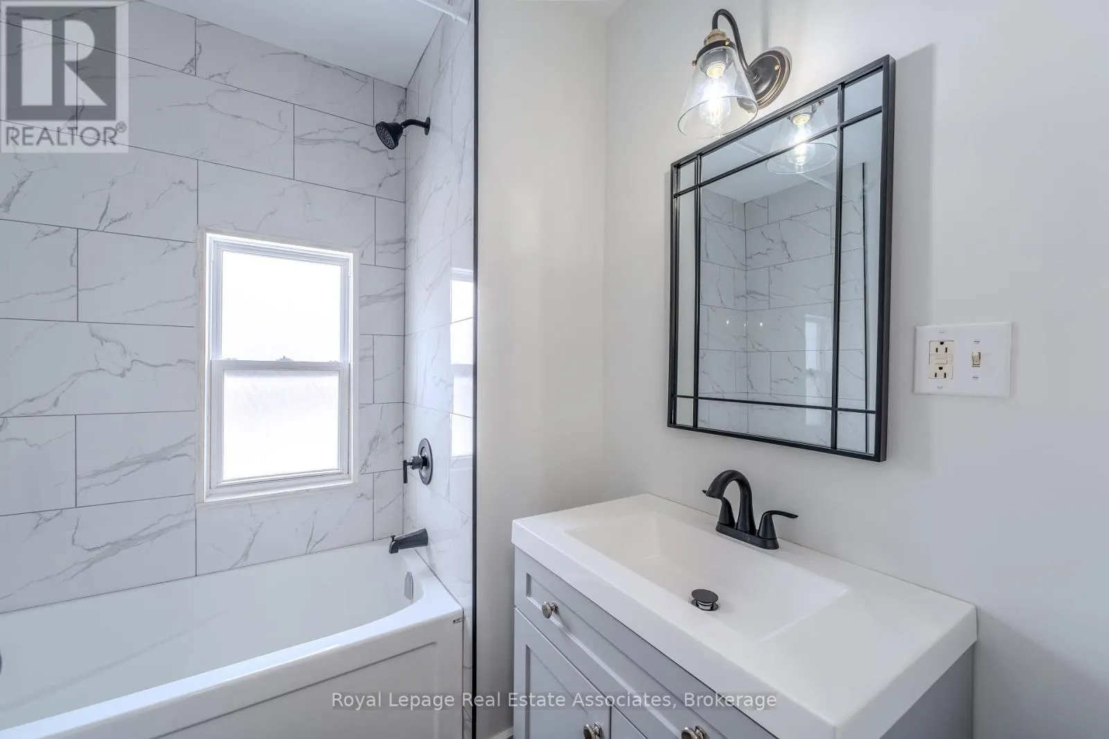 2 - 157 WILLIAM STREET