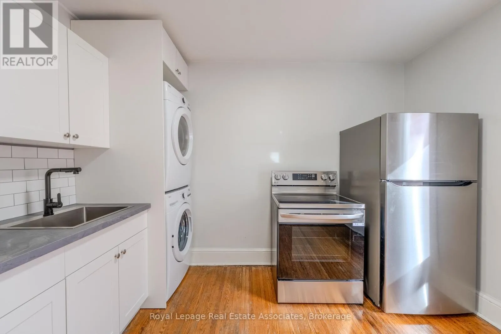 2 - 157 WILLIAM STREET