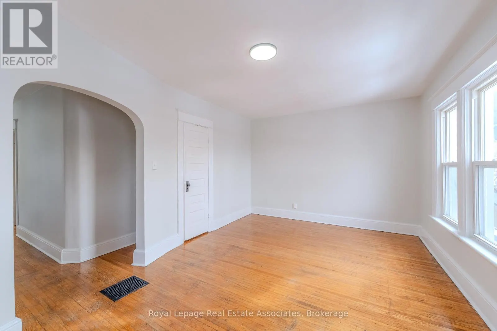 2 - 157 WILLIAM STREET