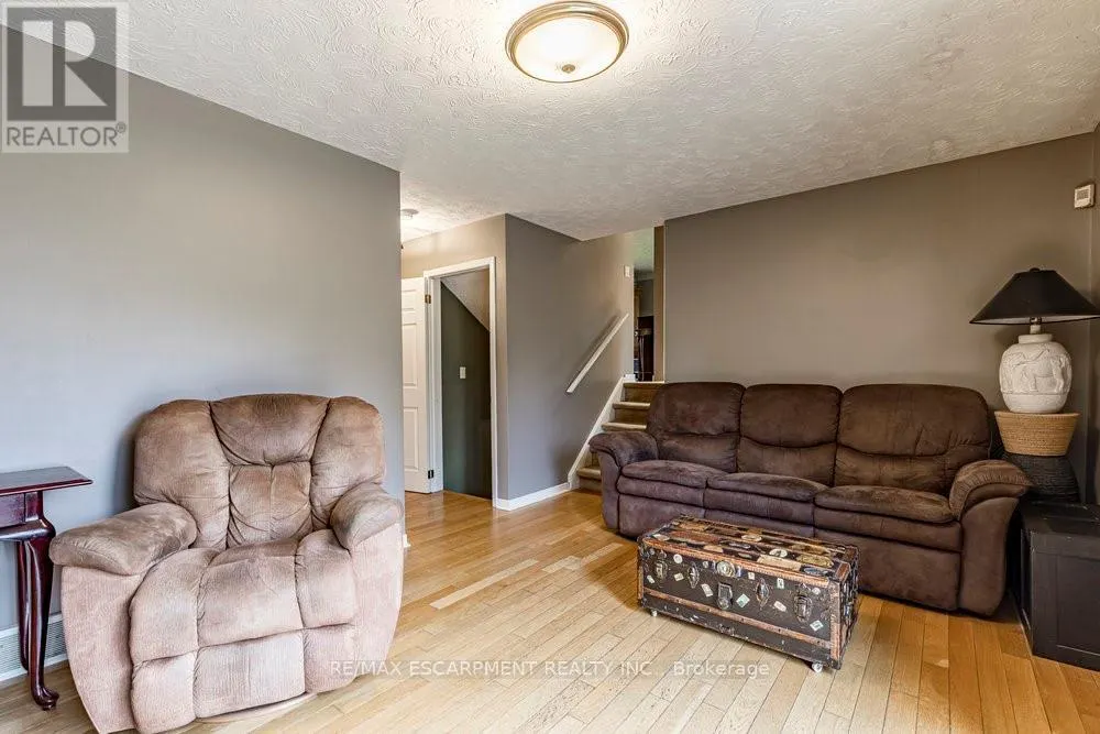 6871 CORWIN CRESCENT