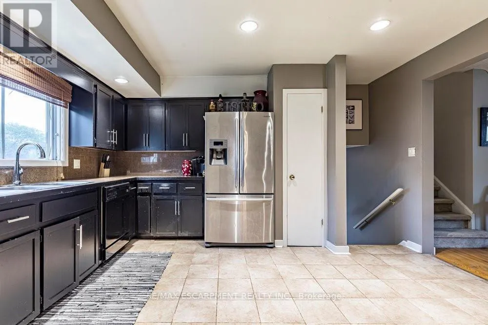 6871 CORWIN CRESCENT