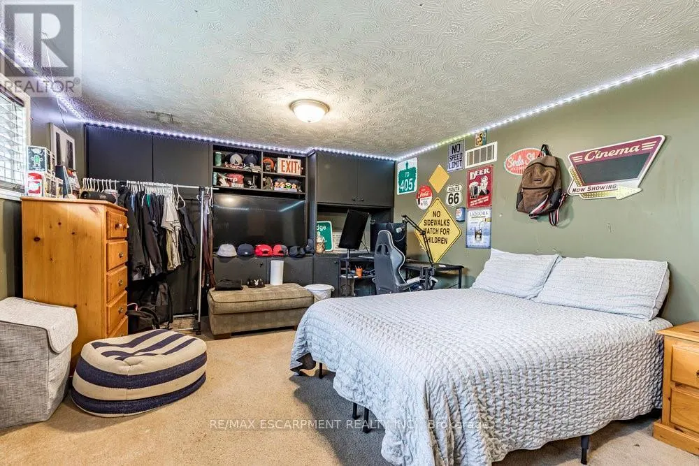 6871 CORWIN CRESCENT