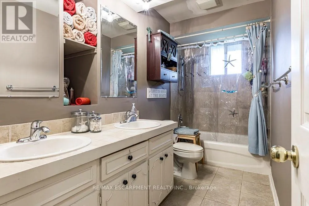 6871 CORWIN CRESCENT