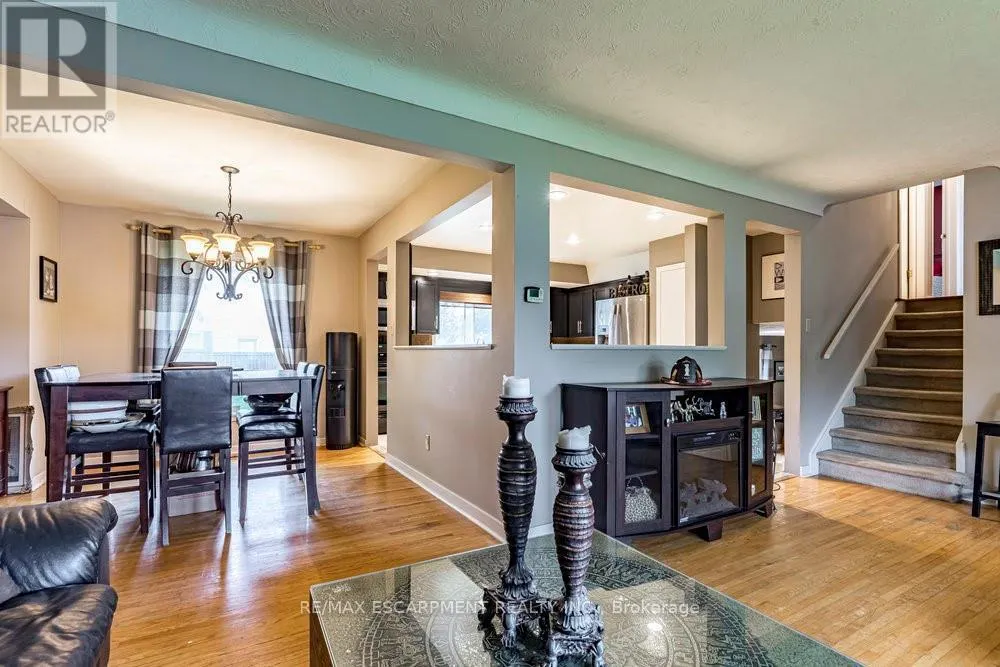 6871 CORWIN CRESCENT