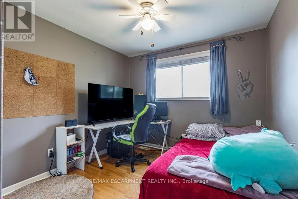 6871 CORWIN CRESCENT