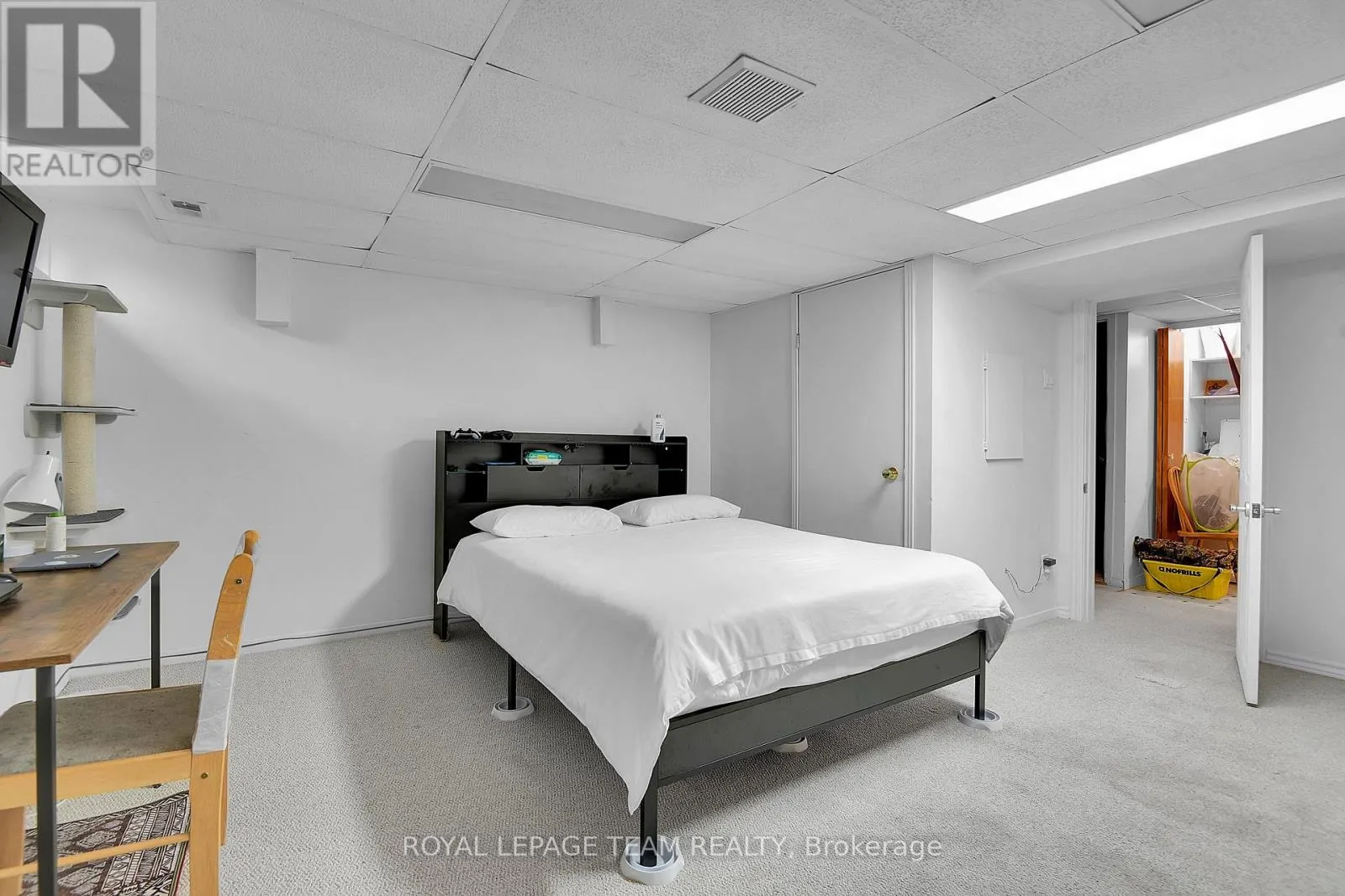 B - 902 ELMSMERE ROAD