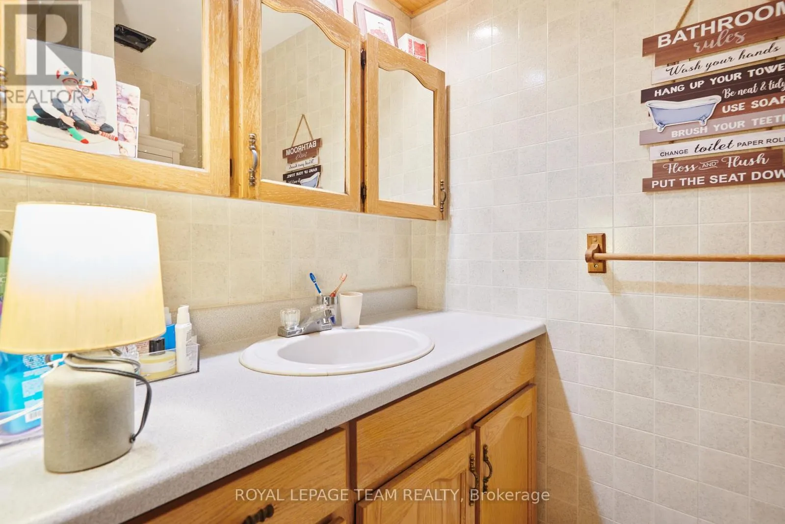 B - 902 ELMSMERE ROAD