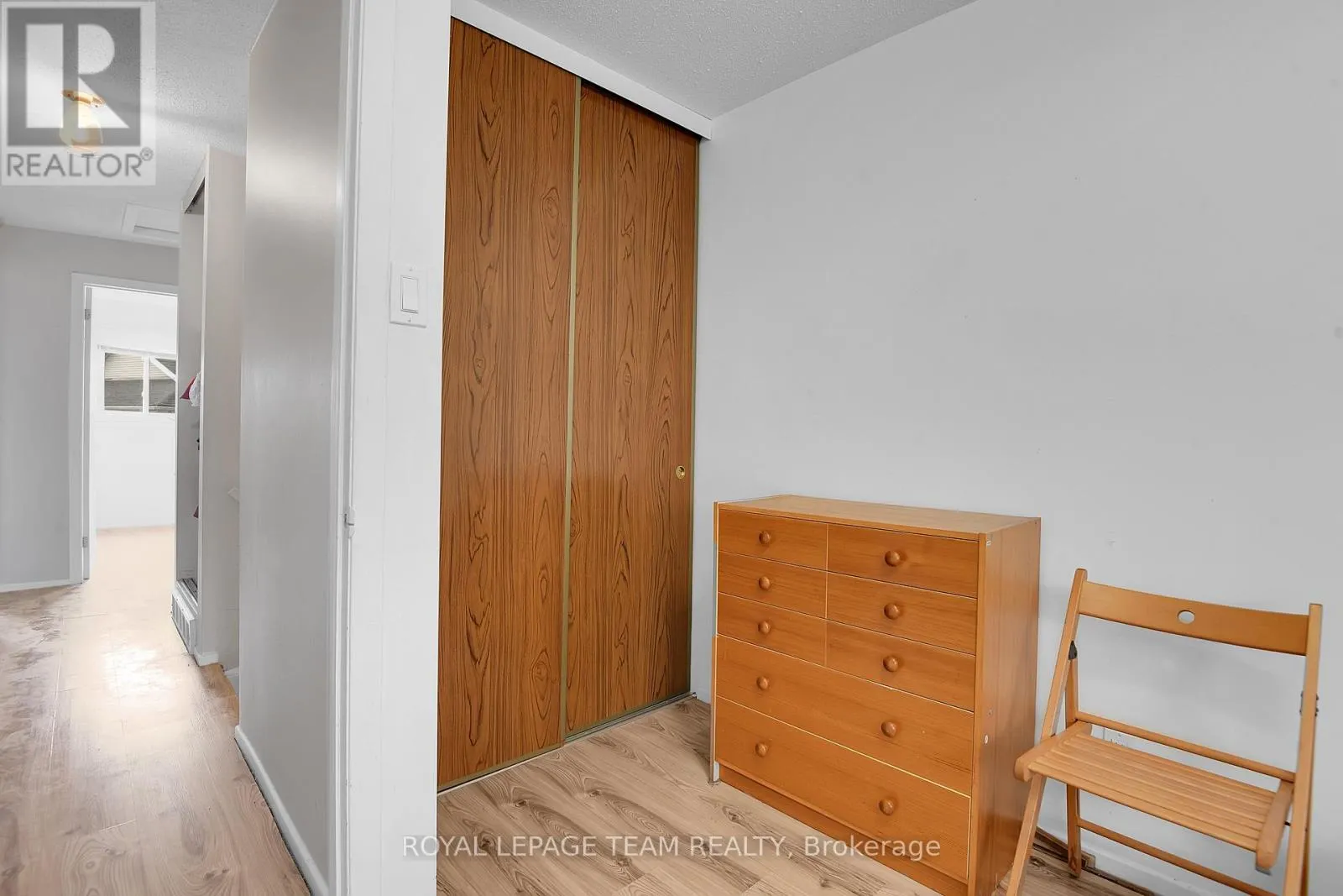 B - 902 ELMSMERE ROAD