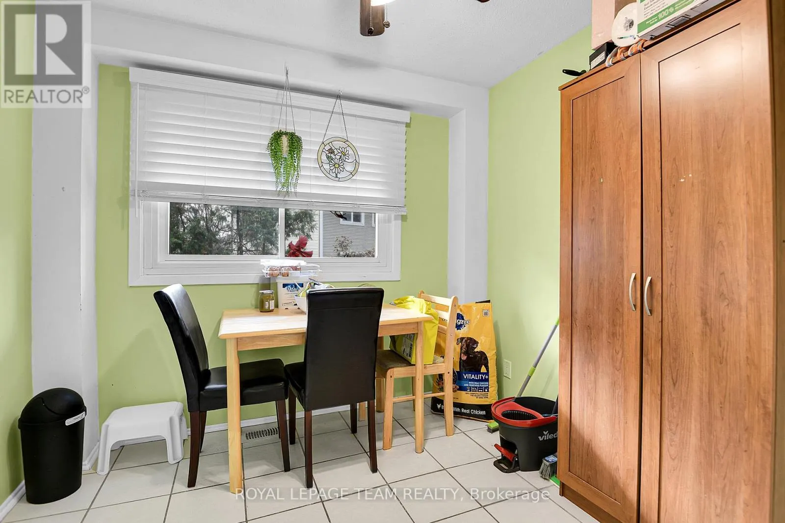 B - 902 ELMSMERE ROAD