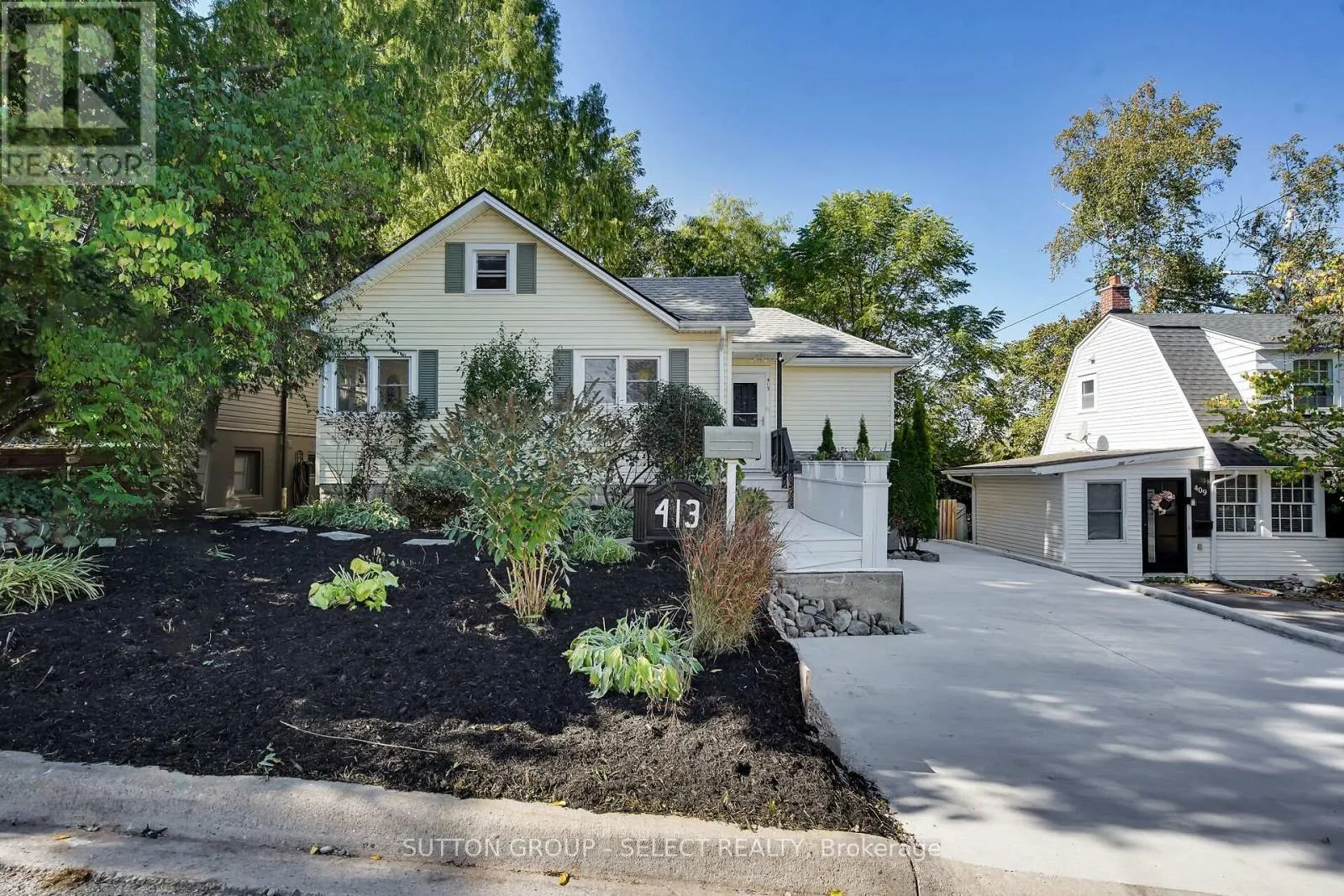 LOWER - 413 OLD WONDERLAND ROAD, #LOWER