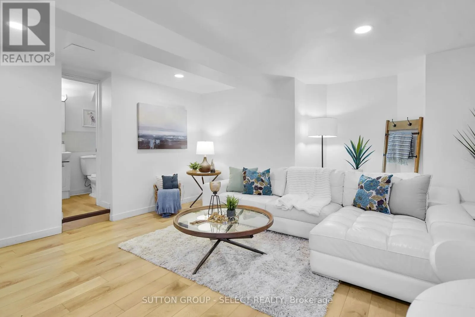 LOWER - 413 OLD WONDERLAND ROAD, #LOWER