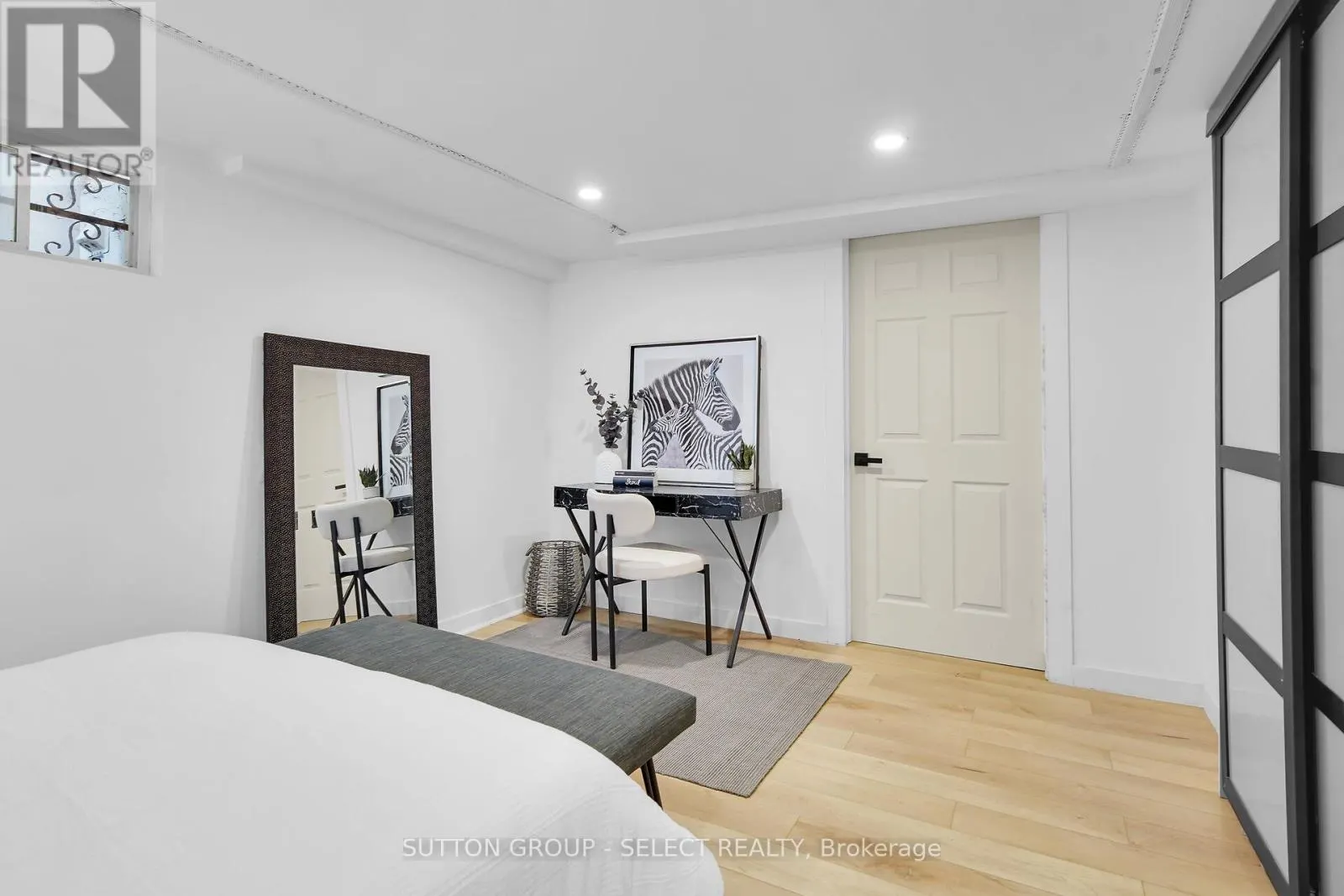 LOWER - 413 OLD WONDERLAND ROAD, #LOWER