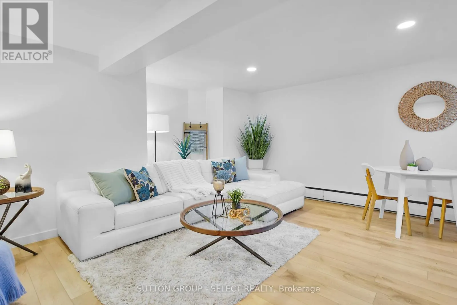 LOWER - 413 OLD WONDERLAND ROAD, #LOWER