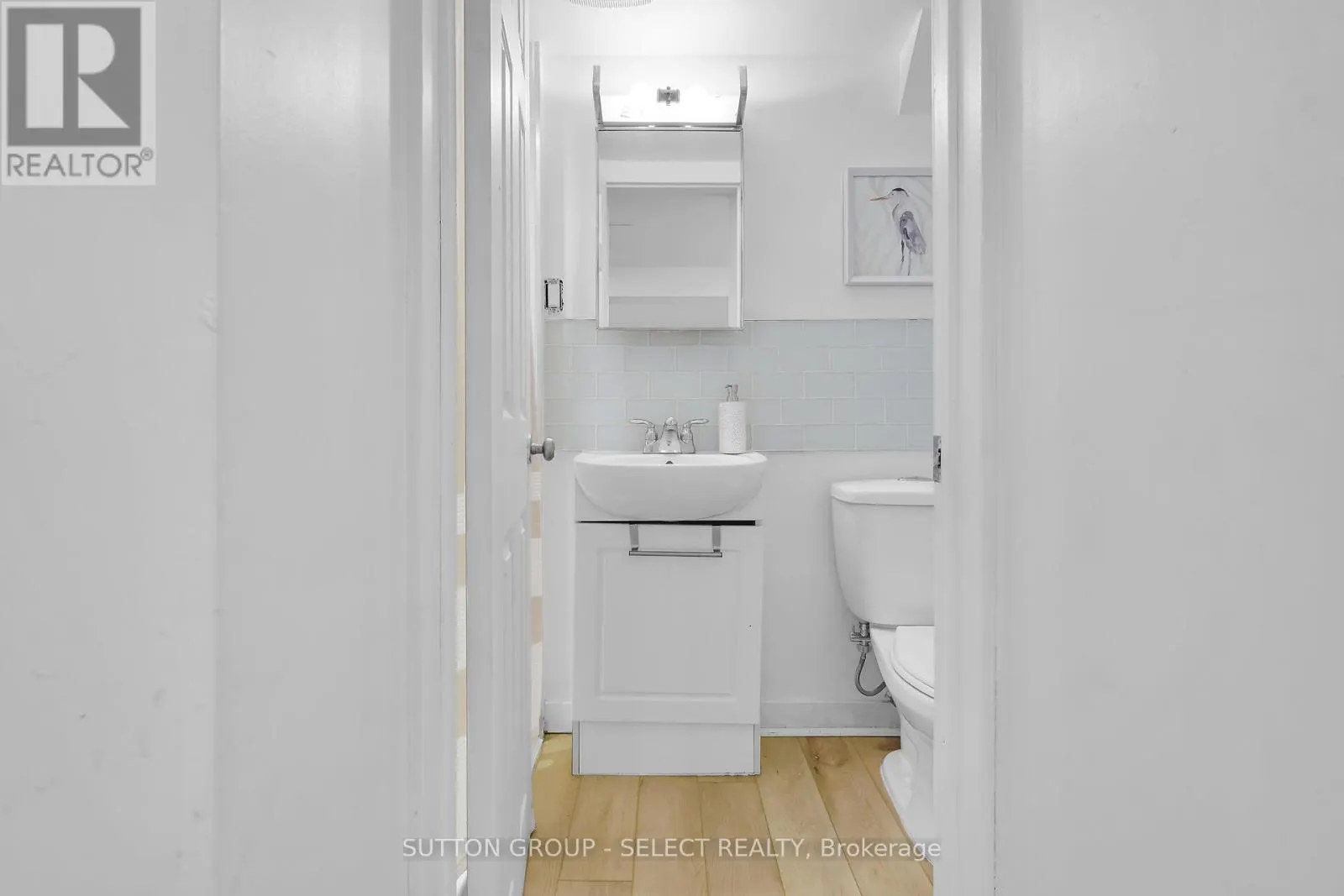 LOWER - 413 OLD WONDERLAND ROAD, #LOWER