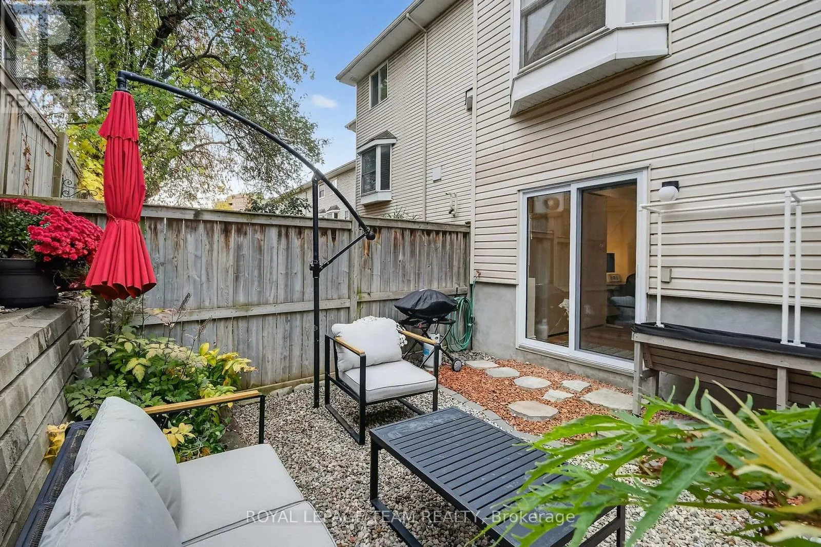 #26 - 25 BAYSWATER AVENUE