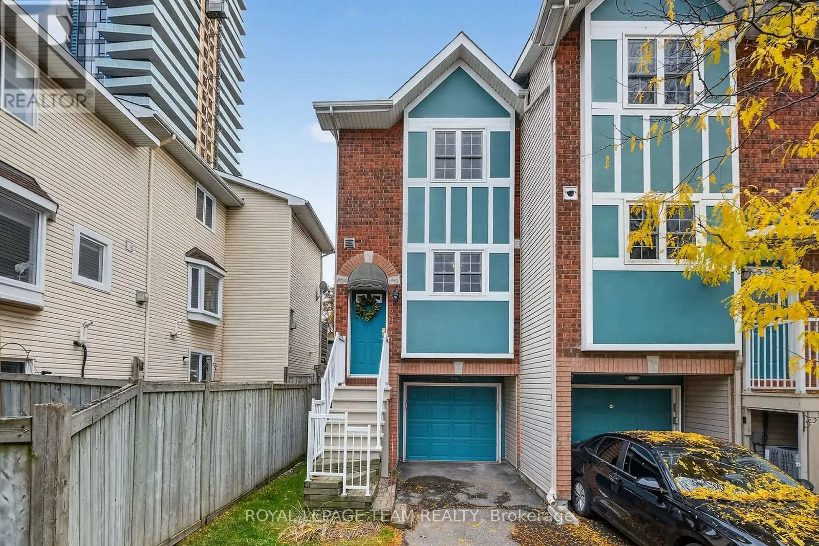 #26 - 25 BAYSWATER AVENUE