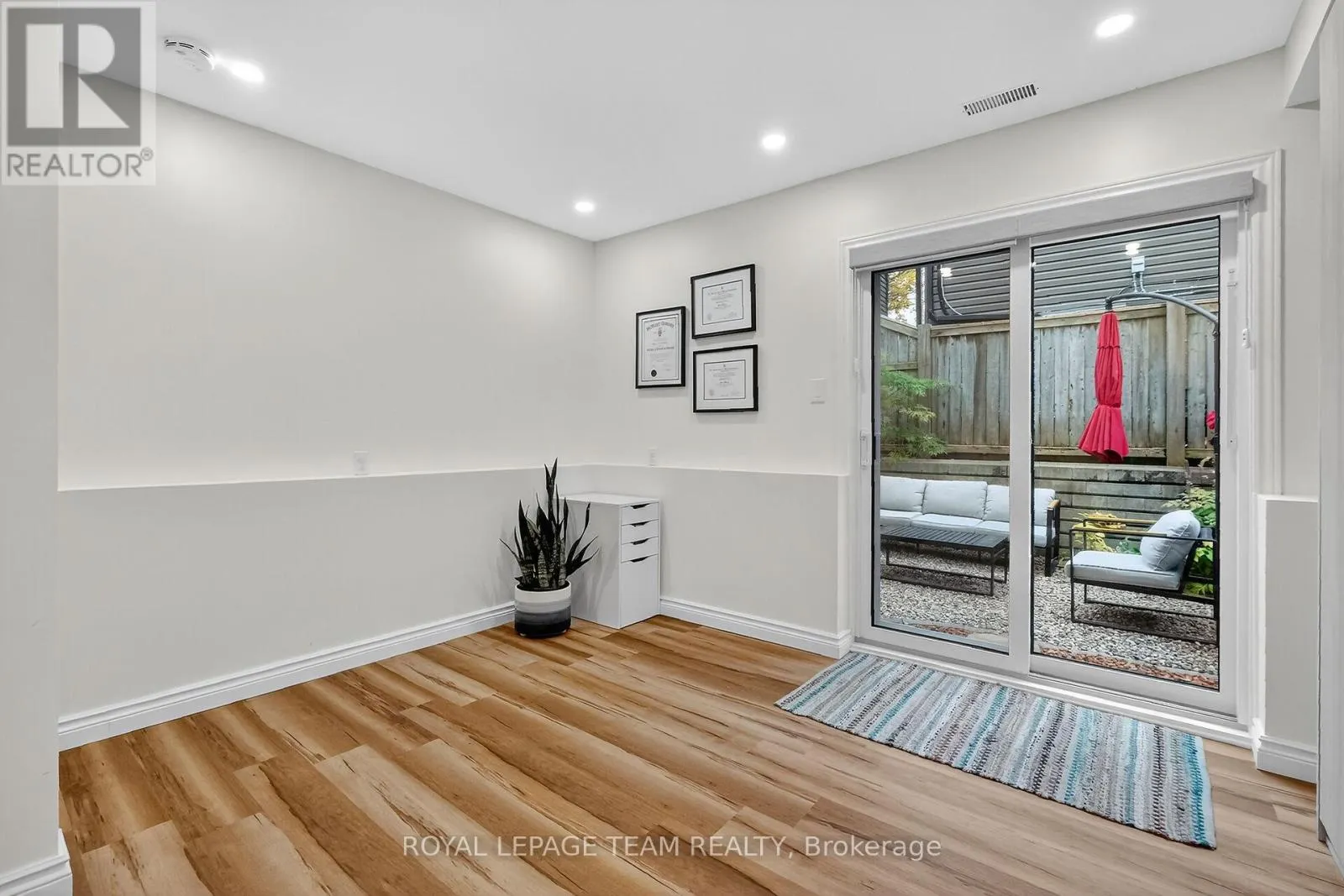 #26 - 25 BAYSWATER AVENUE