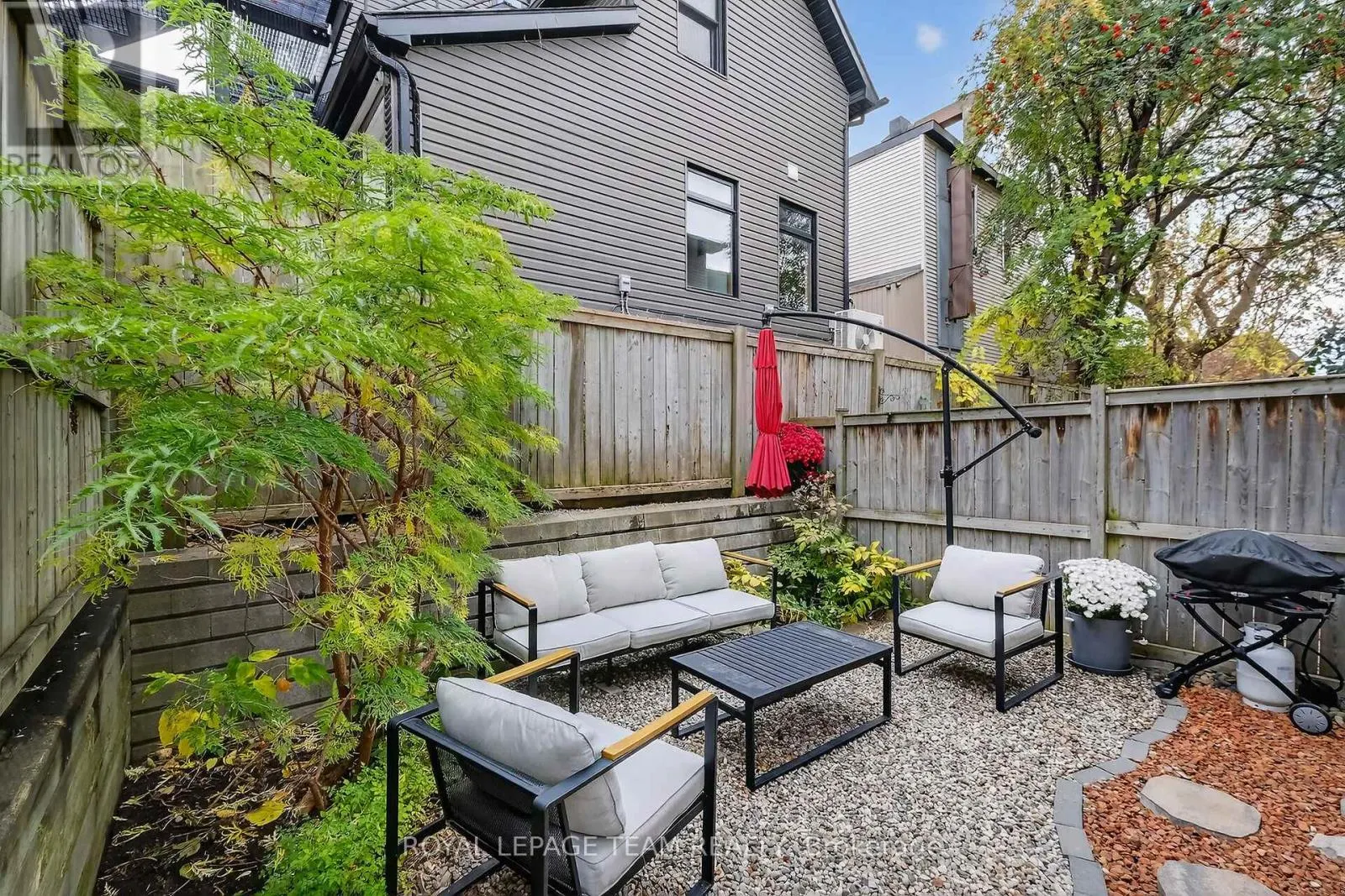 #26 - 25 BAYSWATER AVENUE