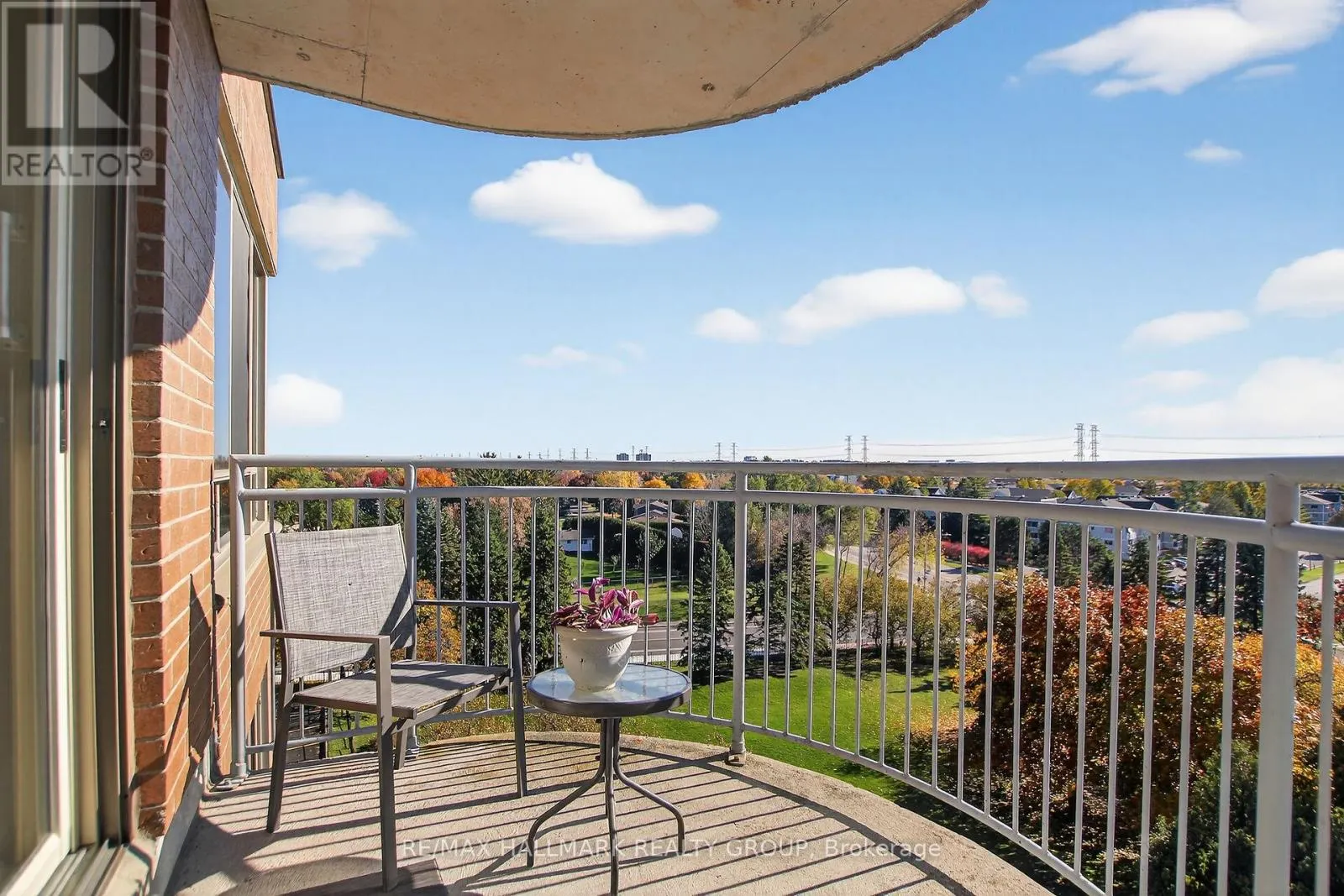 606 - 100 GRANT CARMAN DRIVE