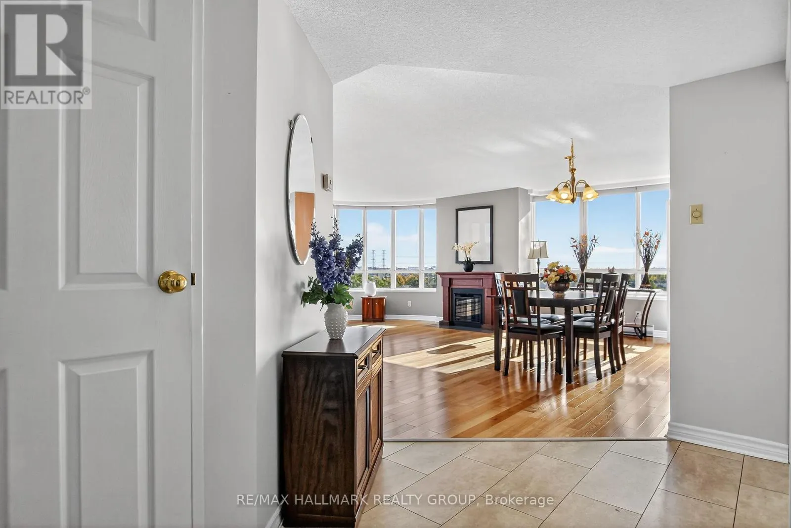 606 - 100 GRANT CARMAN DRIVE