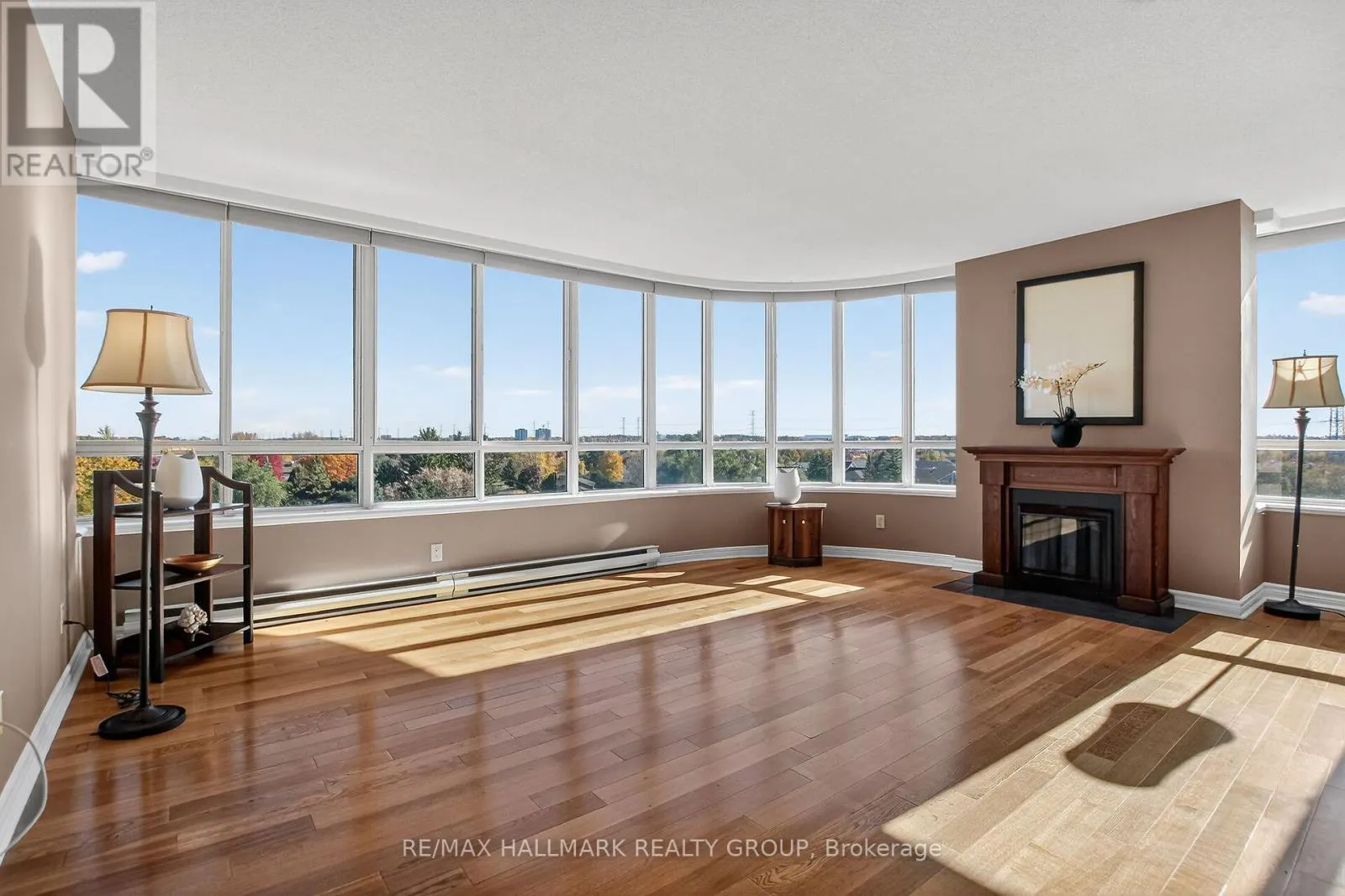 606 - 100 GRANT CARMAN DRIVE