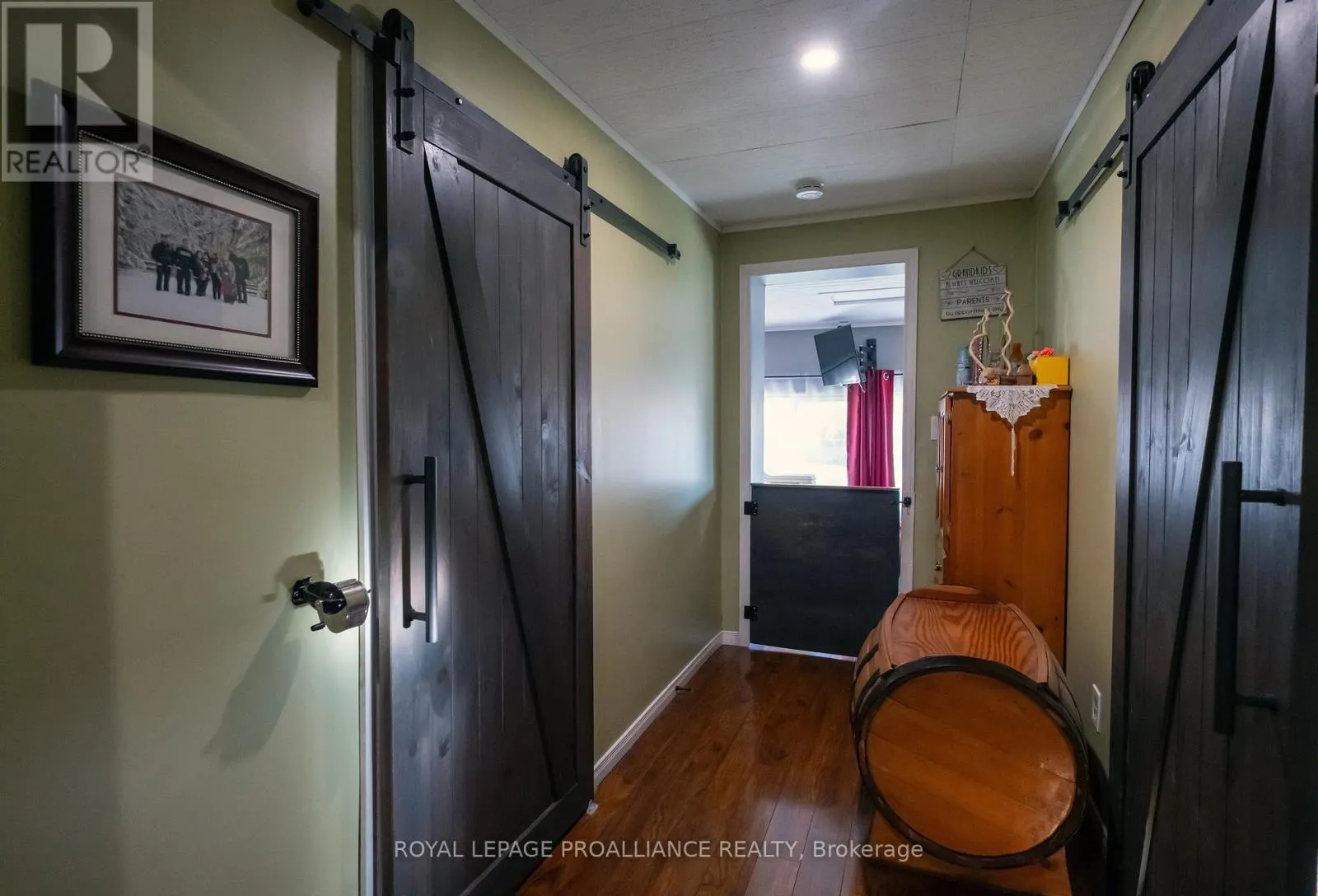 42 PRINCE OF WALES DRIVE