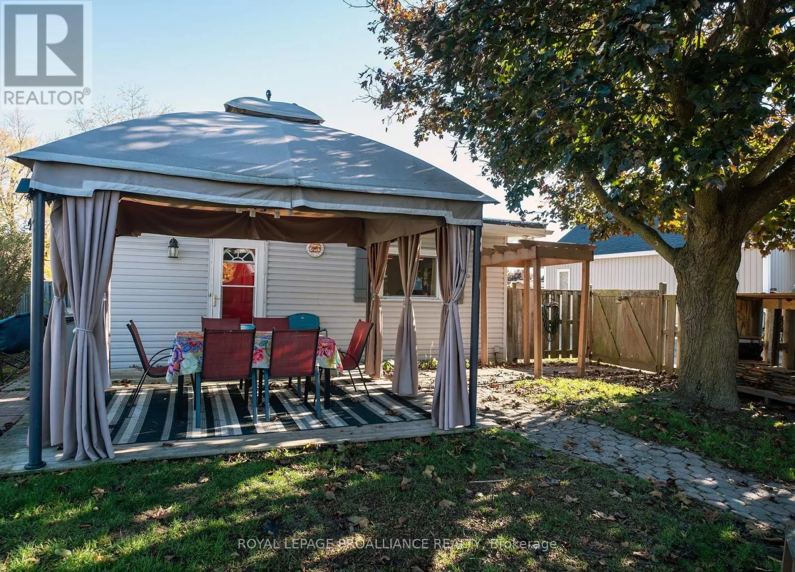 42 PRINCE OF WALES DRIVE