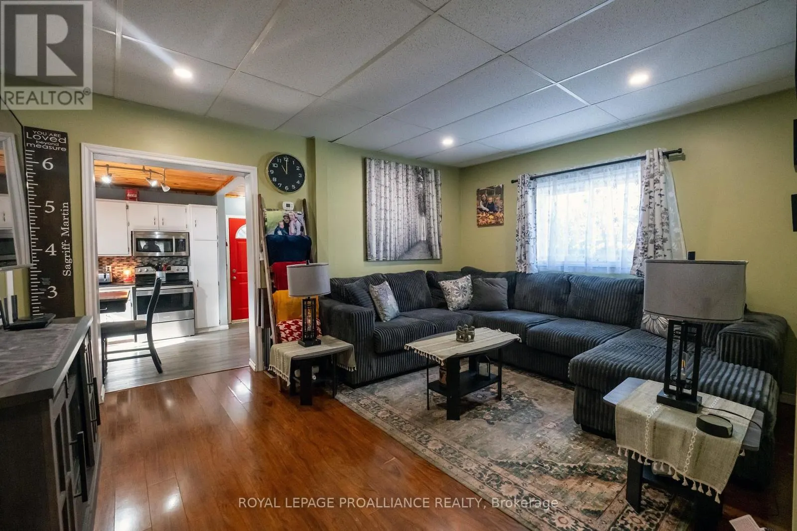 42 PRINCE OF WALES DRIVE