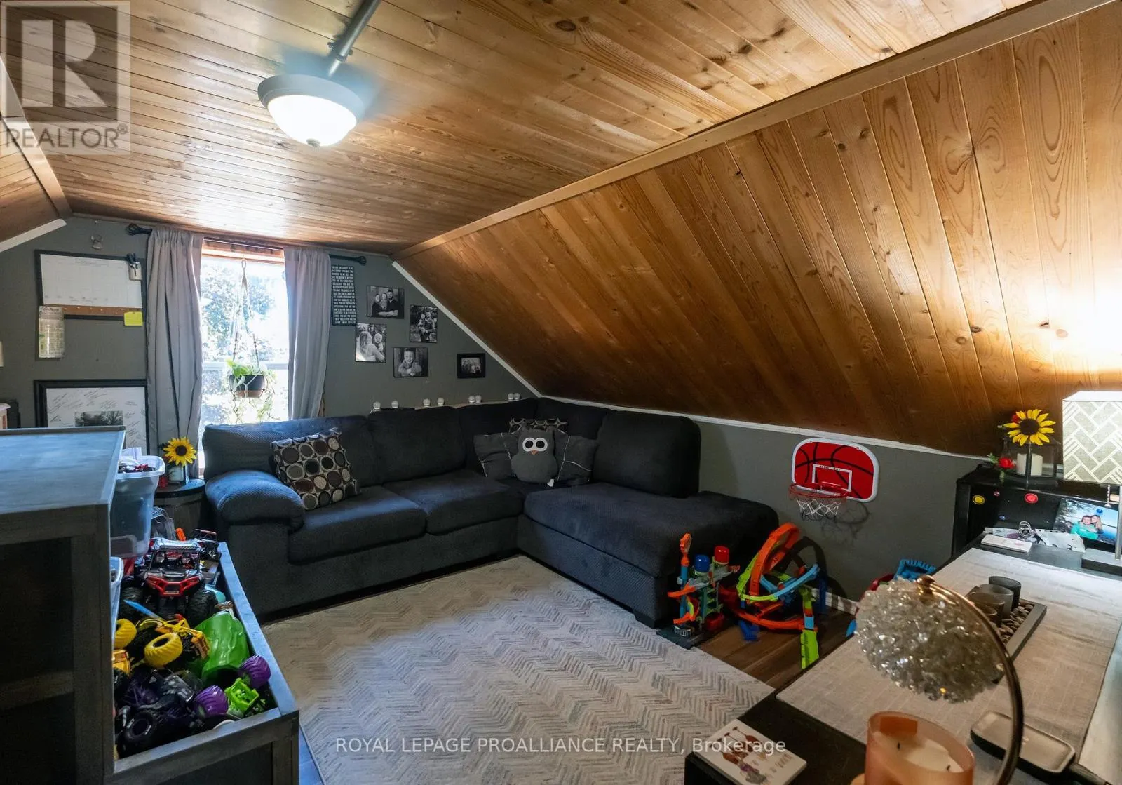 42 PRINCE OF WALES DRIVE