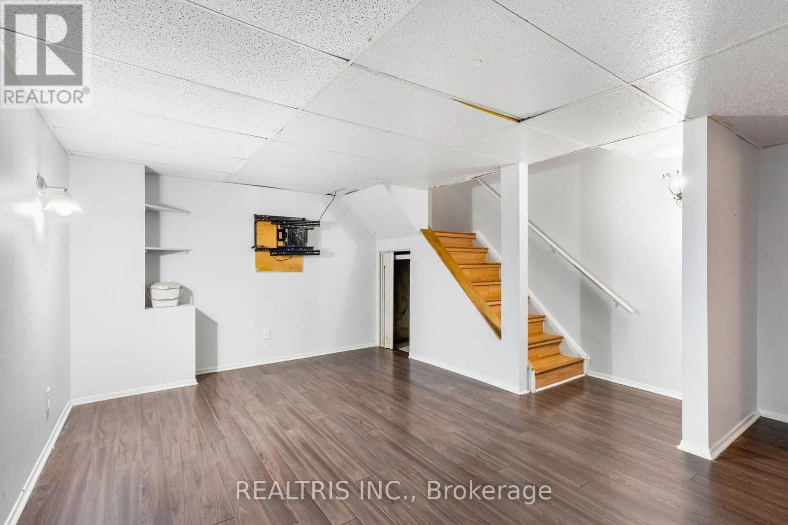 1598 MEADOWFIELD PLACE