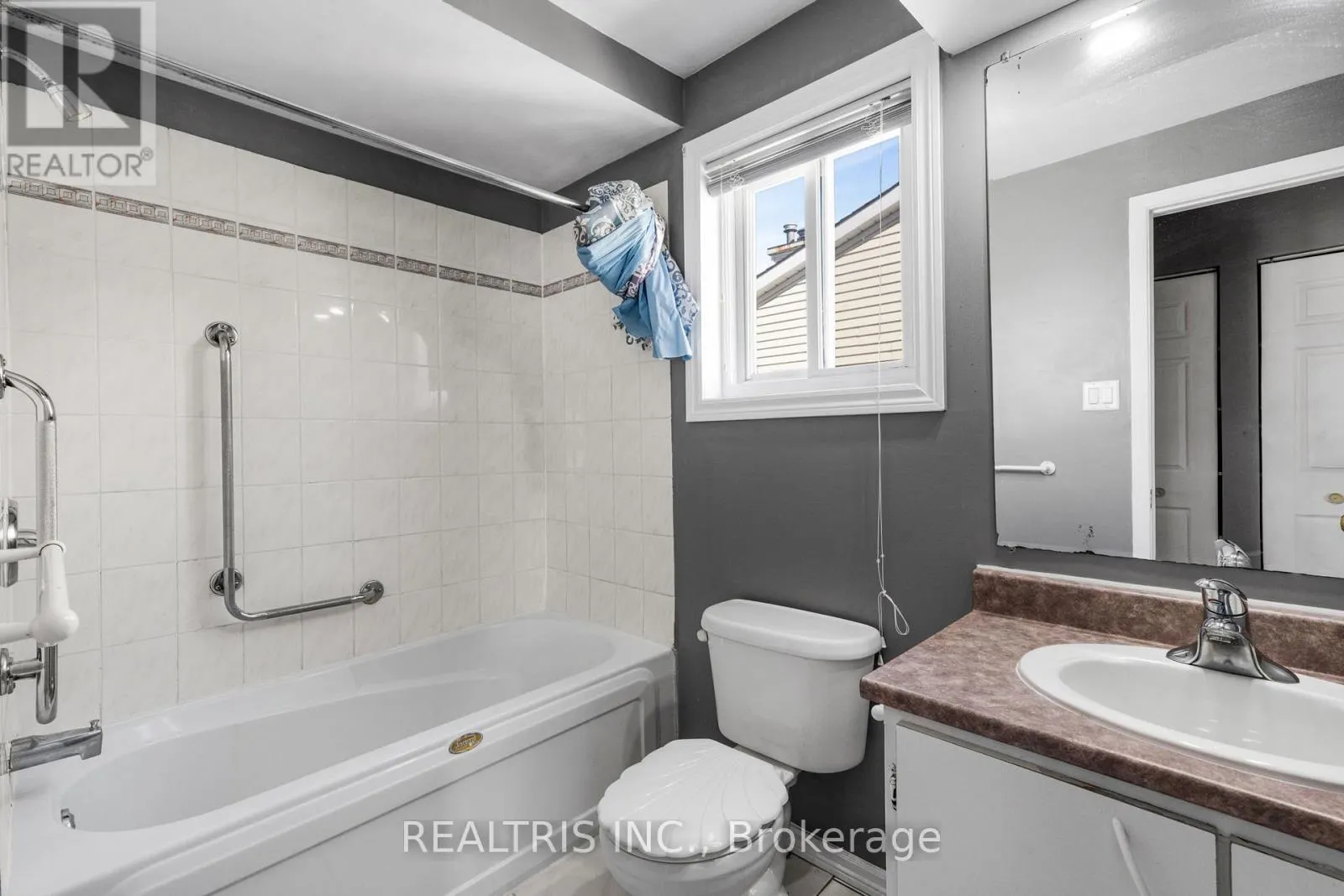 1598 MEADOWFIELD PLACE